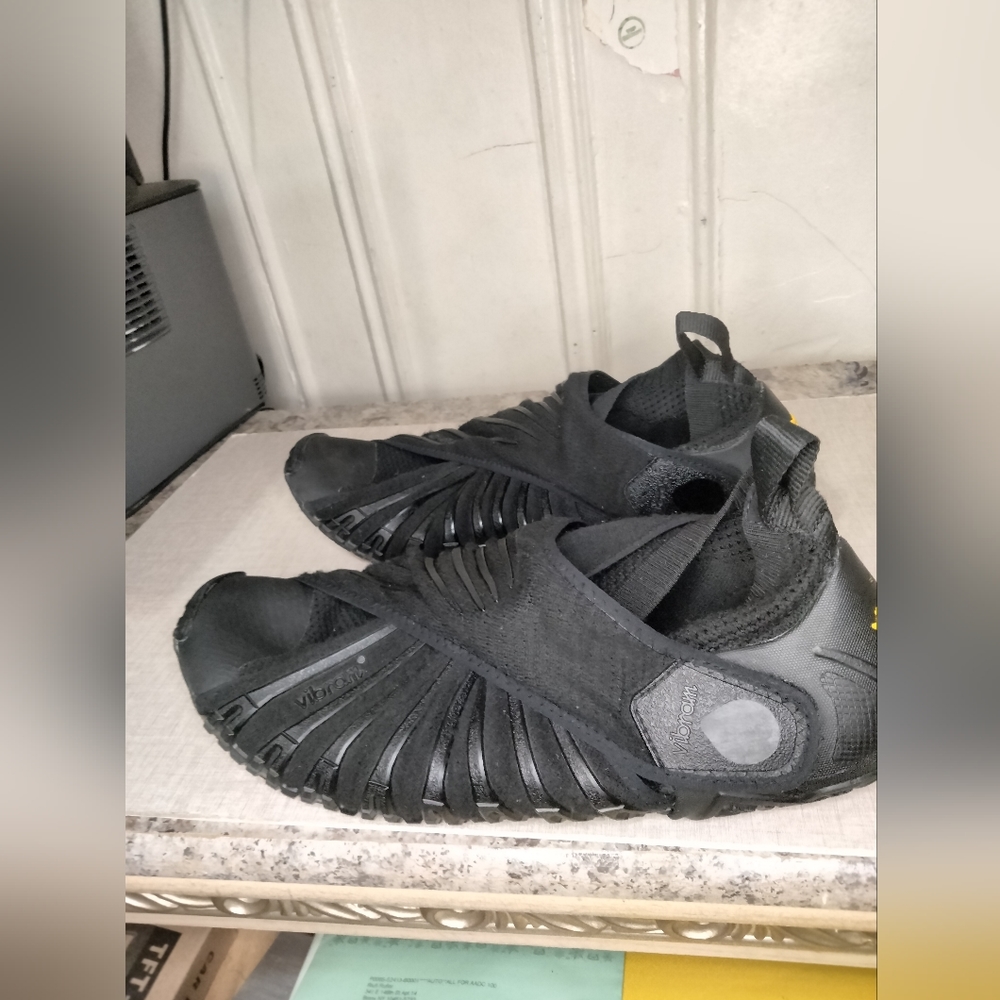 Vibram Furoshiki Shoes Womens Size 11 Knit High Wrapping Barefoot Black
